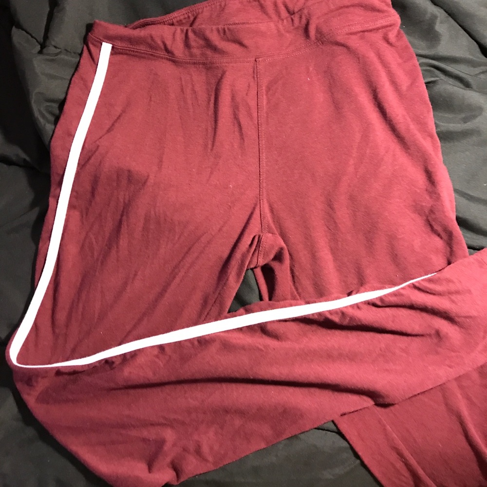 Maroon leggings